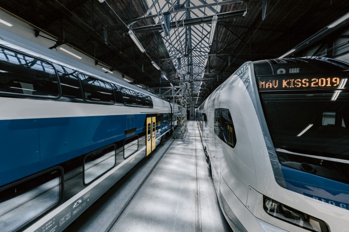 Aláírták a következő 21 KISS motorvonat gyártásáról szóló szerződést Aláírták a következő 21 KISS motorvonat gyártásáról szóló szerződést