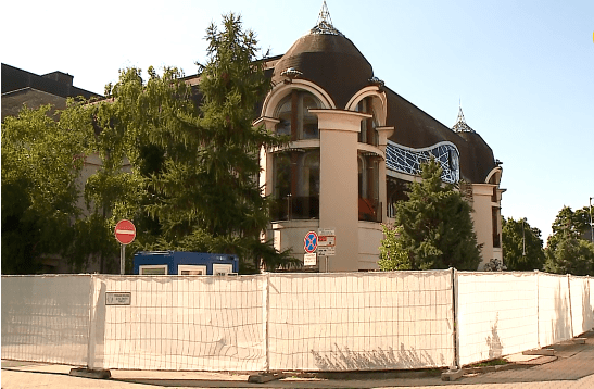 Megkezdődött a Szigligeti Színház felújítása Megkezdődött a Szigligeti Színház felújítása